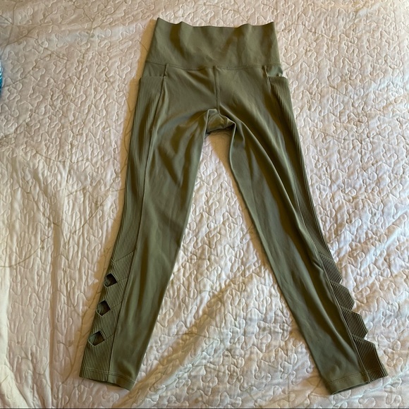 Athleta Salutation Stash Pocket Cutout 7/8 Tight olive green - Picture 12 of 16